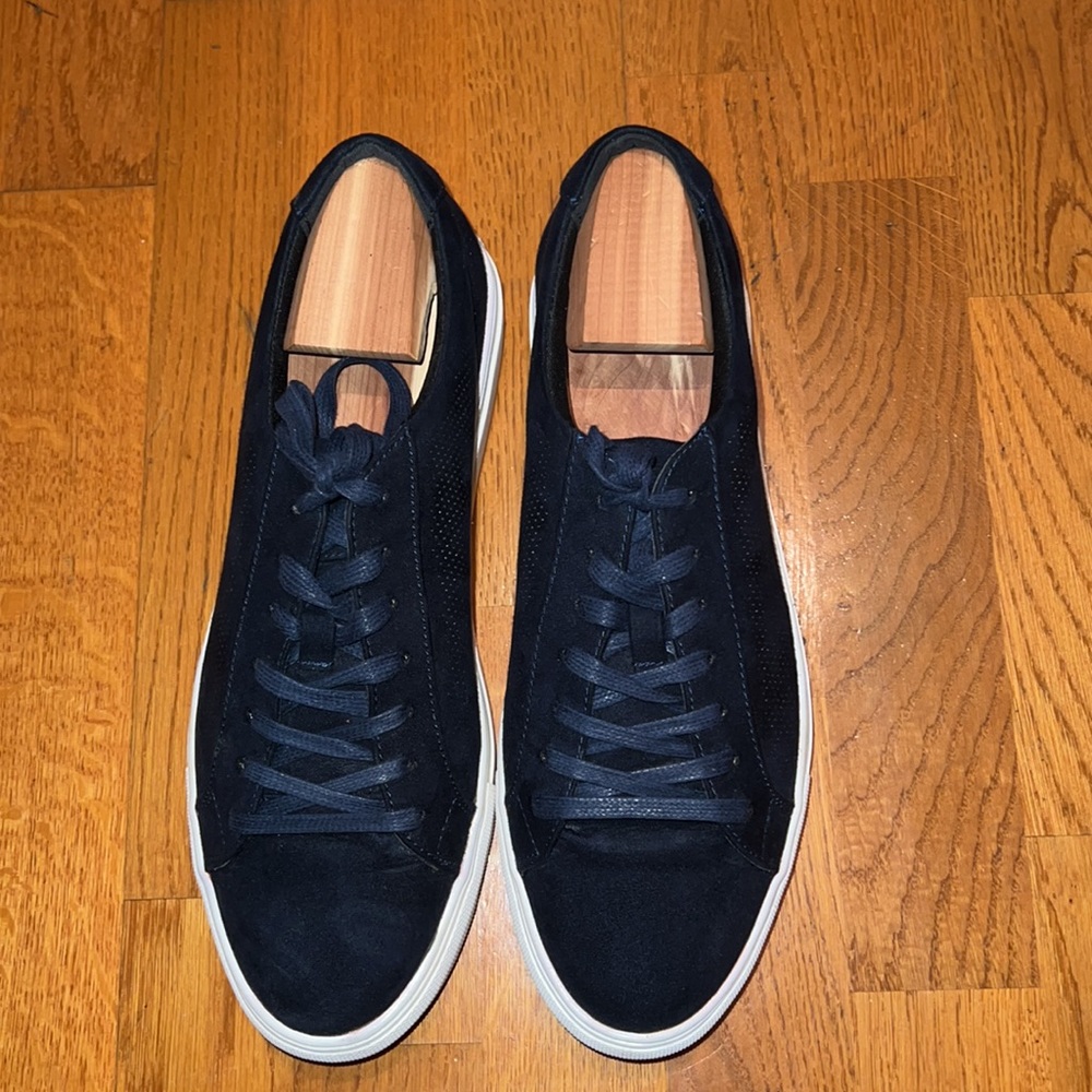 Men’s Casual Sneaker - Picture 2 of 5